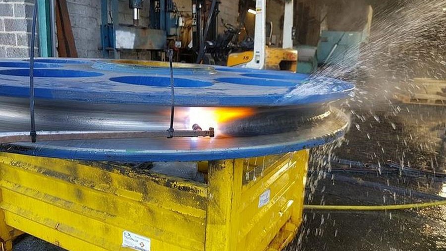 Traitement flexible de l'acier de grandes dimensions